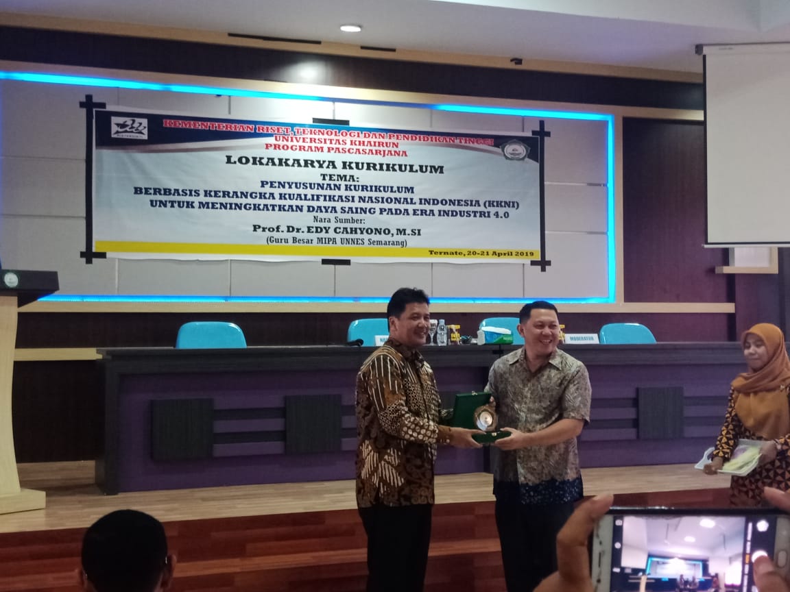 Lokakarya Penyusunan Kurikulum Berorientasi Kerangka Kualifikasi Nasional (KKNI) Untuk Meningkatkan Daya Saing Pada Era Industri